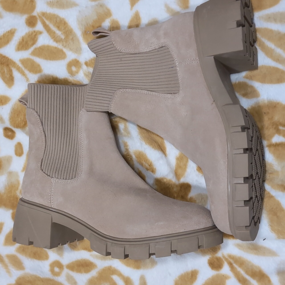 Steve Madden Beige boots